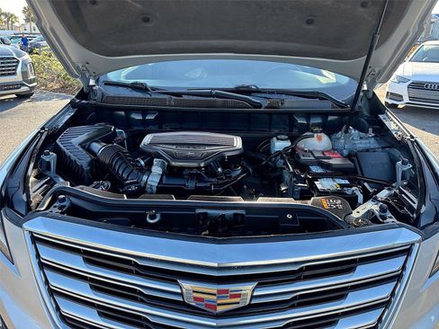 Used 2018 Cadillac XT5 Luxury image 35