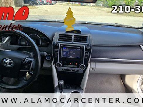 Used 2013 Toyota Camry LE image 18
