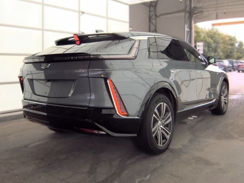 Used 2023 Cadillac Lyriq 2WD image 4