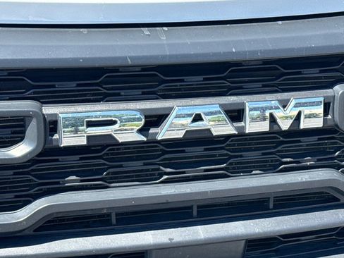 Used 2024 RAM ProMaster 2500 w/ Convenience Group FWD image 7
