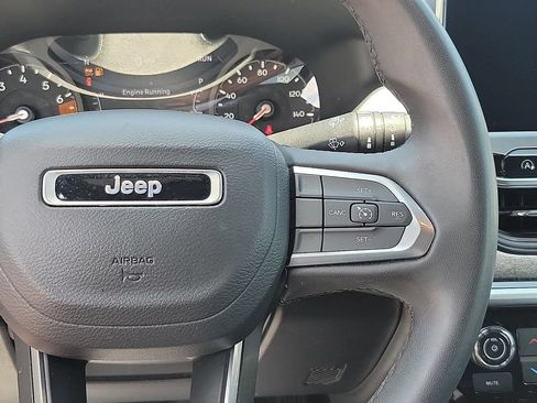 Used 2024 Jeep Compass Latitude AWD/4WD image 19