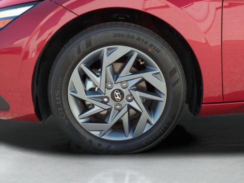 Used 2024 Hyundai Elantra Blue FWD image 24