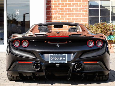 Used 2023 Ferrari F8 Tributo RWD image 12