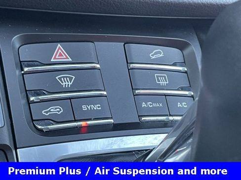 Used 2021 Porsche Macan S image 25