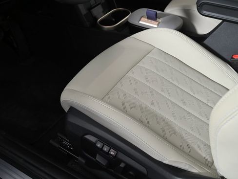 Certified 2025 MINI Cooper S image 25