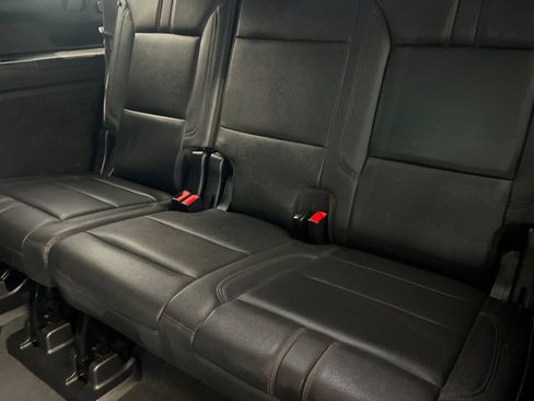 Used 2022 Chevrolet Suburban RST w/ Sport Performance Package AWD/4WD image 15