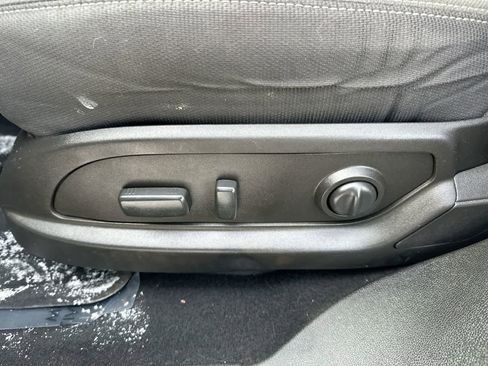 Used 2017 Chevrolet Traverse LT w/ Style and Technology Package image 22