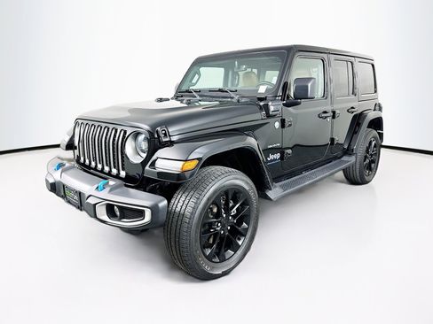 Used 2023 Jeep Wrangler Unlimited Sahara w/ Cold Weather Group AWD/4WD image 3