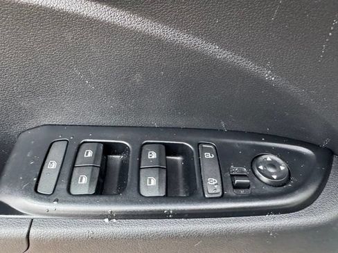 Used 2026 Hyundai Venue SEL FWD image 9