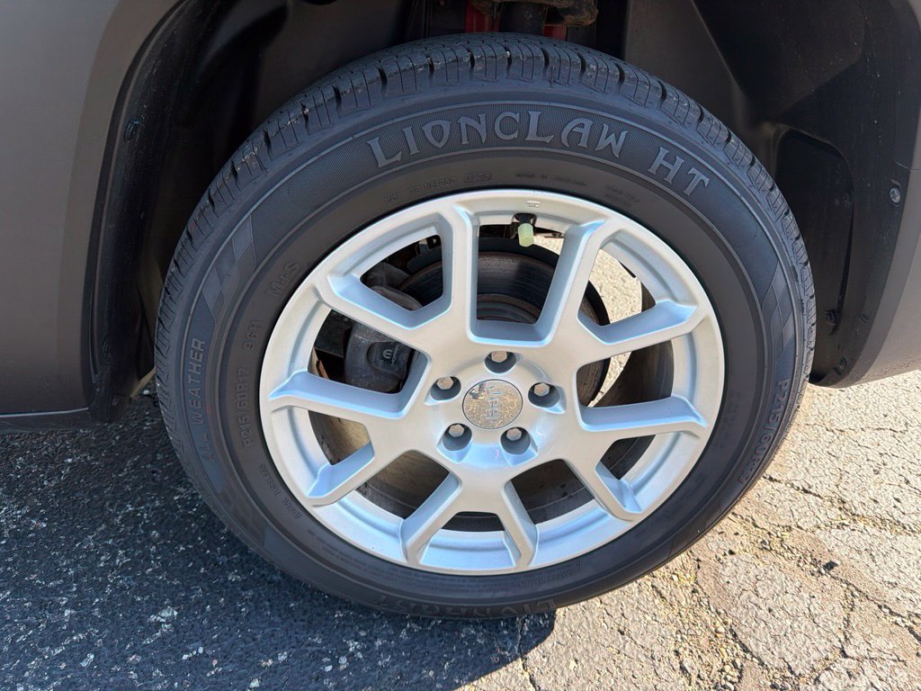 Used 2021 Jeep Renegade Latitude w/ Convenience Group FWD image 12
