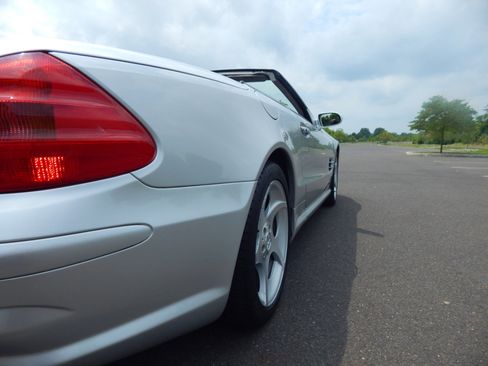 Used 2005 Mercedes-Benz SL 600 w/ AMG Sport Pkg image 49