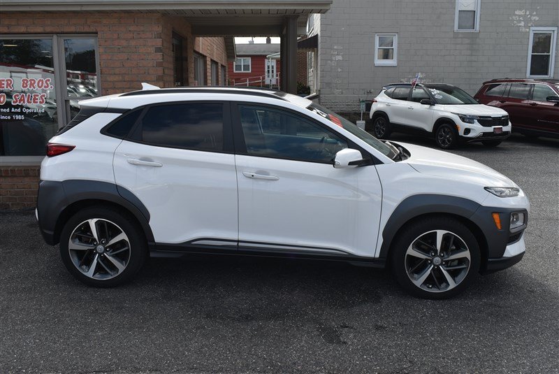 Used 2021 Hyundai Kona Ultimate w/ Cargo Package AWD/4WD image 2