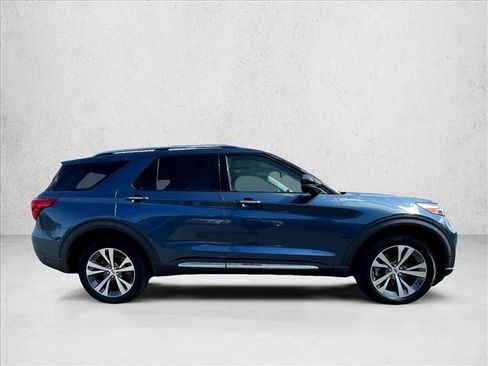 Used 2020 Ford Explorer Platinum w/ Premium Technology Package image 3