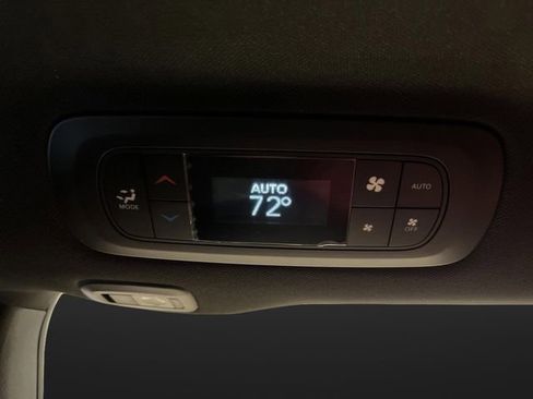 New 2026 Chrysler Pacifica Select image 33