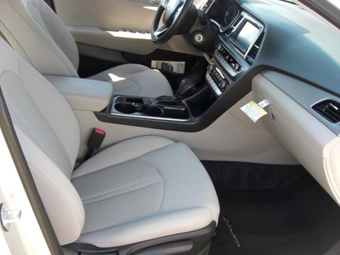 Used 2018 Hyundai Sonata SE image 16