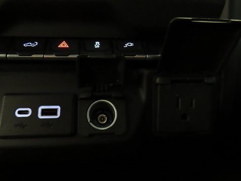 Used 2023 Chevrolet Silverado 2500 Custom w/ Gooseneck/5TH Wheel Package image 9