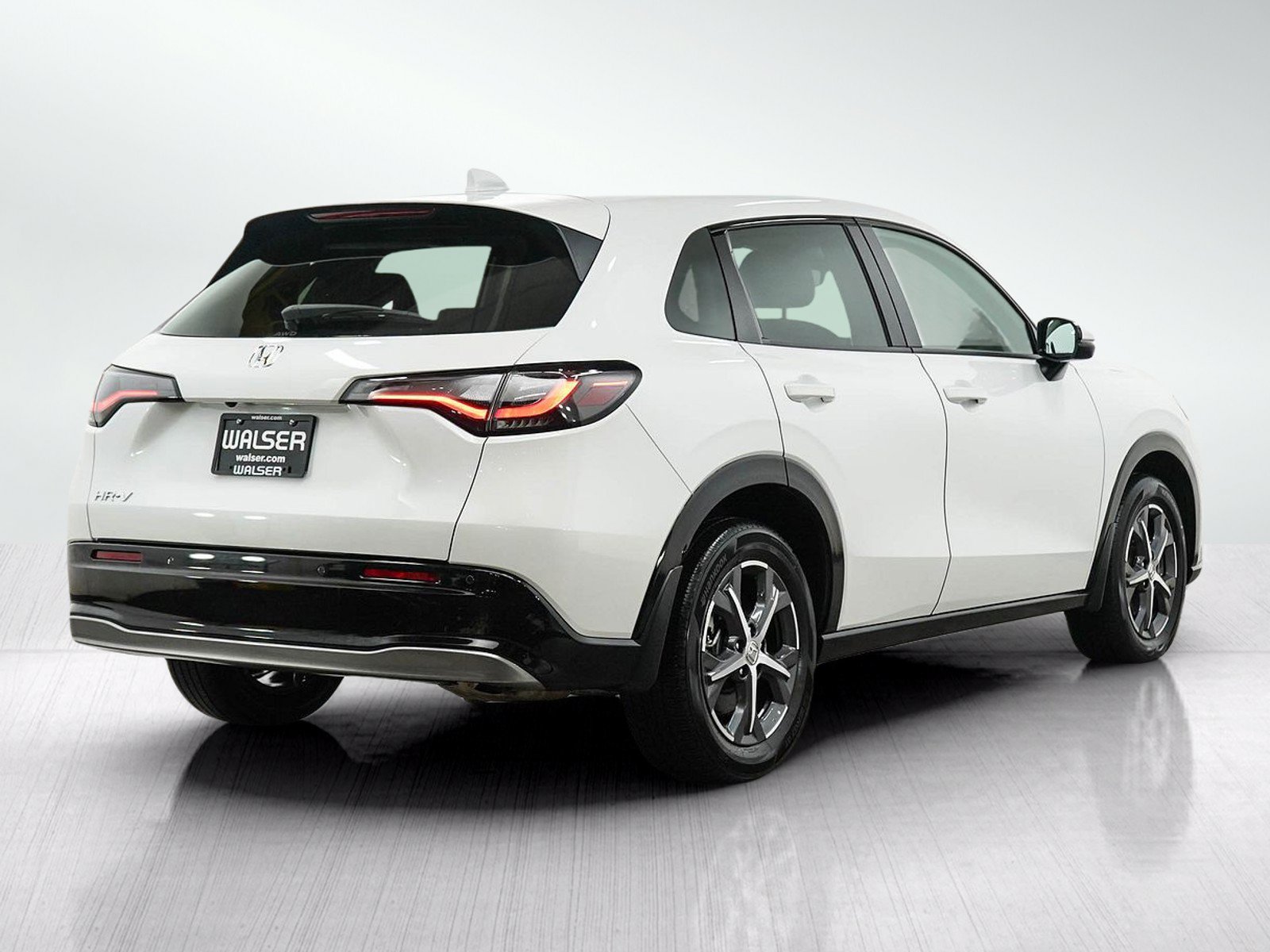 Used 2025 Honda HR-V EX-L image 5