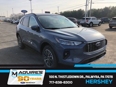 New 2025 Ford Escape SE w/ Class II Trailer Tow Package image 1