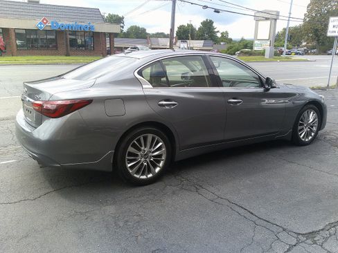 Used 2019 INFINITI Q50 Luxe w/ Essential Package (3.0T Luxe) AWD/4WD image 7