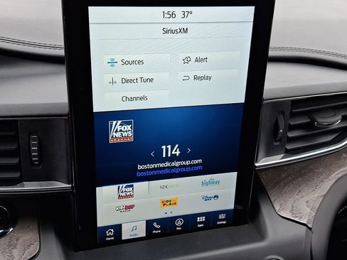 Used 2020 Ford Explorer Platinum w/ Premium Technology Package image 20