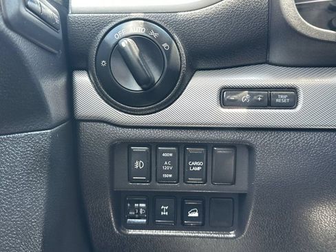 Used 2018 Nissan Titan PRO-4X w/ Pro-4x Convenience Package AWD/4WD image 20