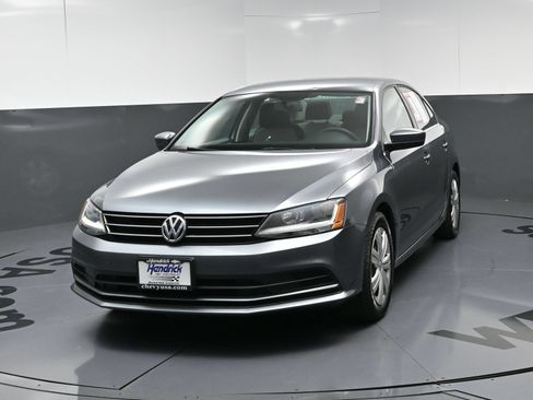 Used 2017 Volkswagen Jetta S w/ Jetta S Cold Weather Package FWD image 11