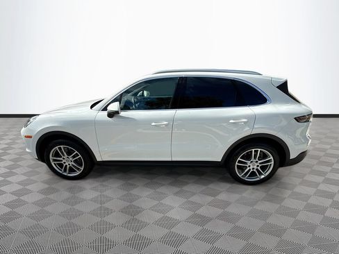 Used 2023 Porsche Cayenne AWD/4WD image 5
