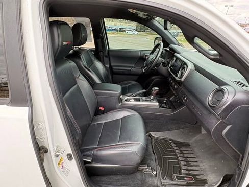 Used 2017 Toyota Tacoma TRD Pro AWD/4WD image 31