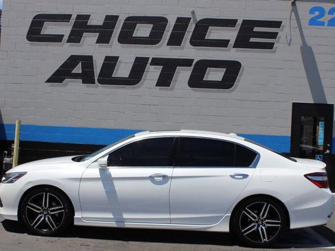 Used 2016 Honda Accord Touring image 25