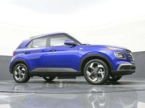 Certified 2024 Hyundai Venue SEL image 41
