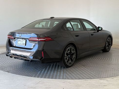 Used 2024 BMW i5 eDrive40i w/ M Sport Package RWD image 9