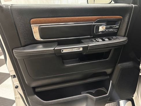 Used 2016 RAM 1500 Laramie w/ Convenience Group AWD/4WD image 10