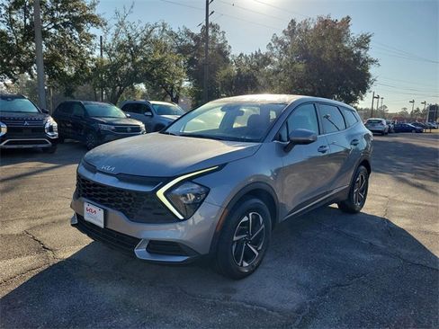 Used 2023 Kia Sportage LX image 4