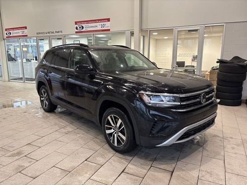 Used 2023 Volkswagen Atlas SE image 3
