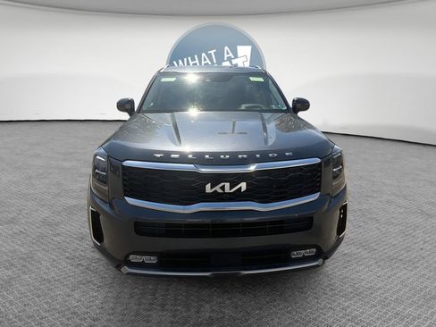 Certified 2022 Kia Telluride SX w/ SX Prestige Package AWD/4WD image 9