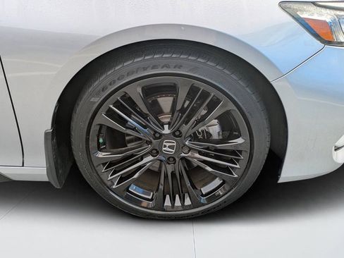 Used 2018 Honda Accord Sport image 9