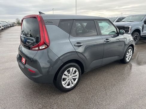 Used 2021 Kia Soul LX image 8