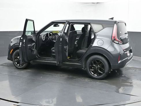 Used 2025 Kia Soul LX w/ LX Technology Package FWD image 34