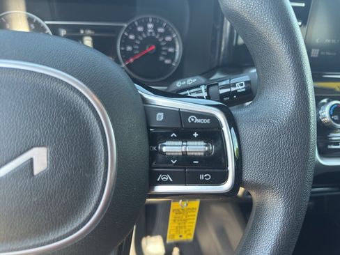 Used 2022 Kia Sorento LX FWD image 24