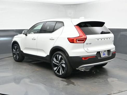 Used 2024 Volvo XC40 B5 Plus w/ Protection Package Premier AWD/4WD image 2