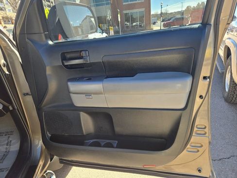 Used 2011 Toyota Tundra 4x4 Double Cab w/ Tow Pkg image 20