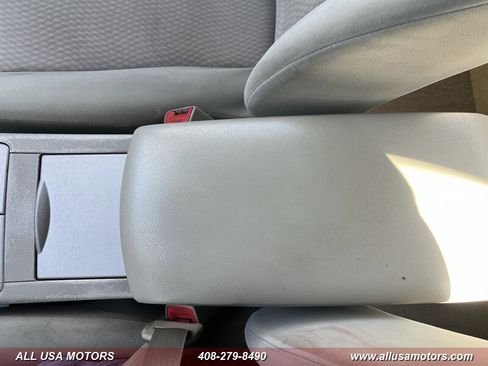 Used 2011 Toyota Camry LE image 34