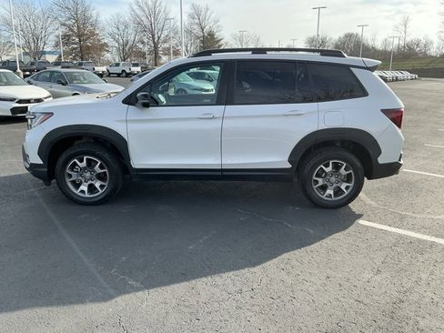 Used 2023 Honda Passport TrailSport image 9