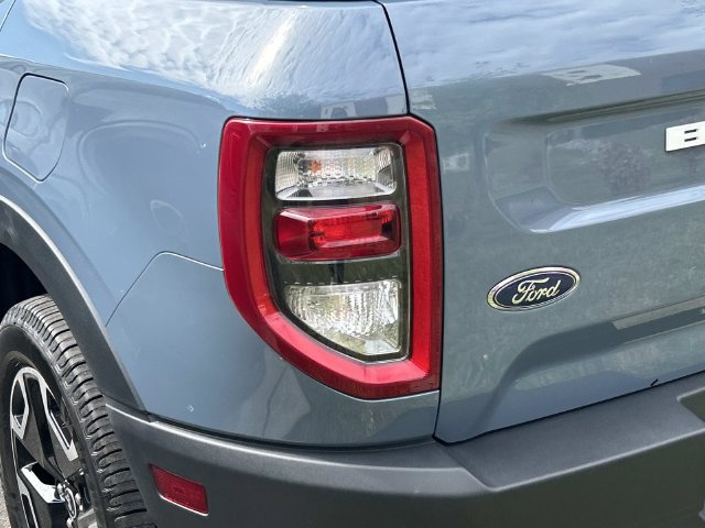 Used 2024 Ford Bronco Sport Outer Banks w/ Tech Package AWD/4WD image 8