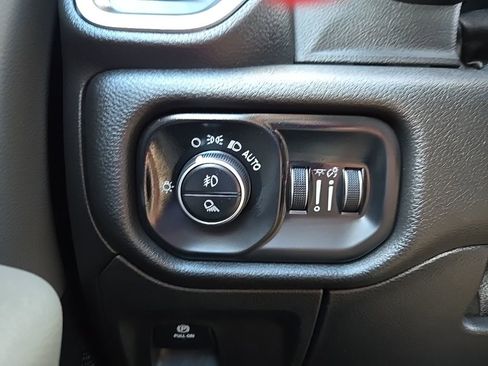 Used 2019 RAM 1500 Big Horn image 21