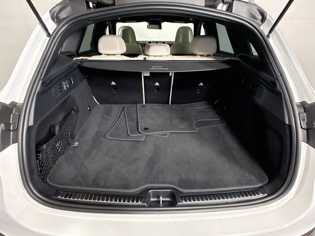 Used 2026 Mercedes-Benz GLC 300 4MATIC image 25