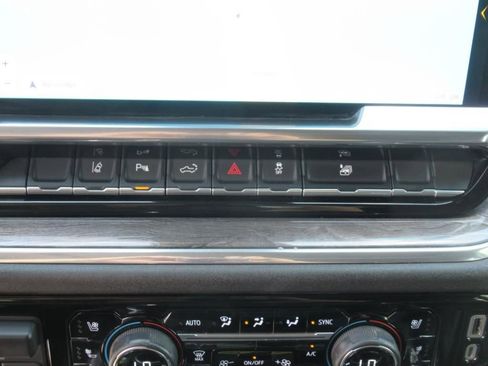 Used 2024 Chevrolet Silverado 2500 LTZ w/ LTZ Convenience Package image 24