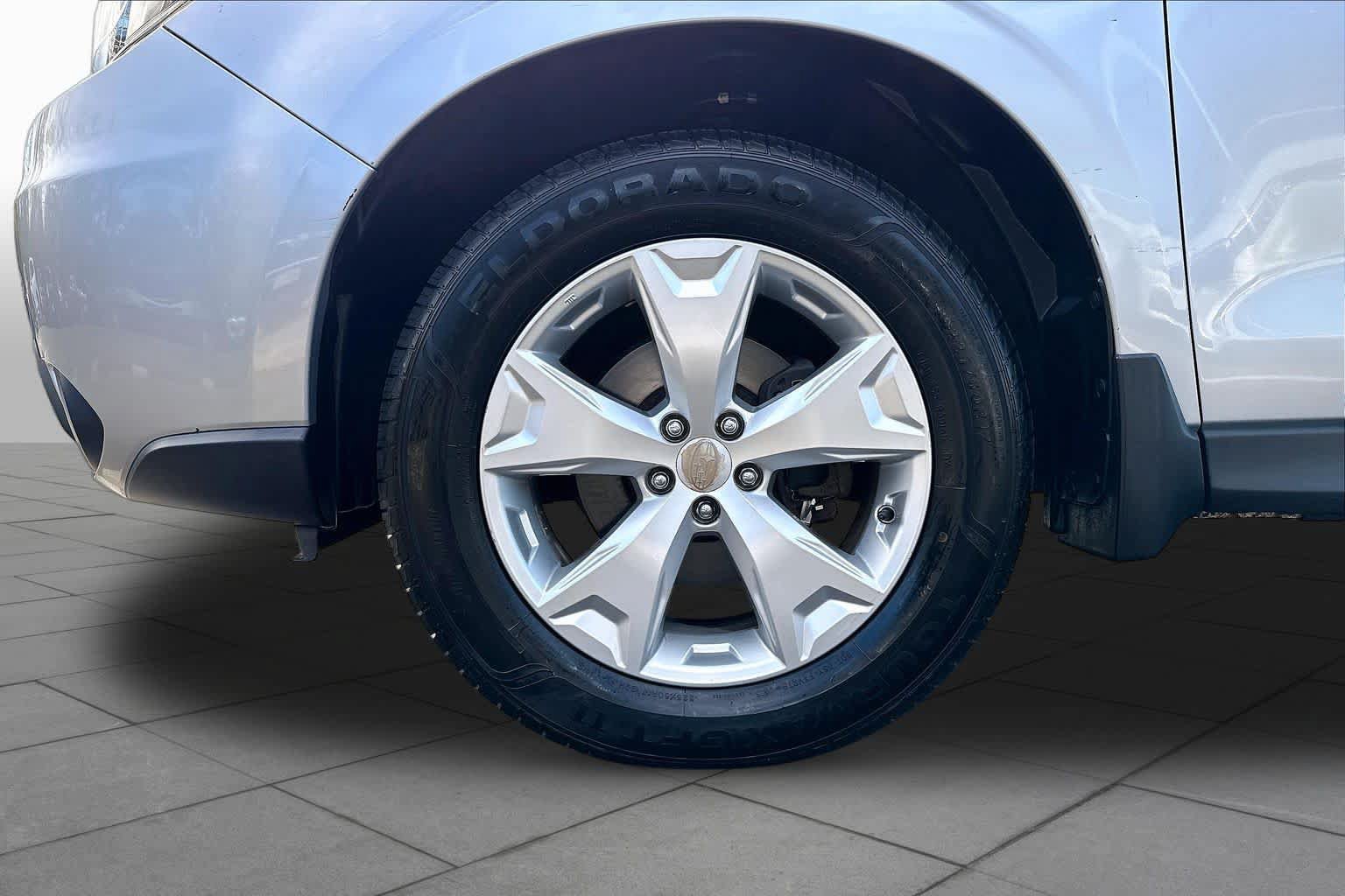 Used 2014 Subaru Forester 2.5i Premium AWD/4WD image 11