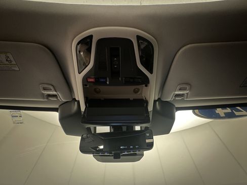 Certified 2024 Subaru Outback Touring XT image 18