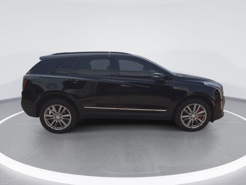 Certified 2023 Cadillac XT5 Sportv w/ Technology Package AWD/4WD image 2